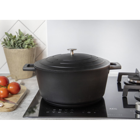 MasterClass Cast Aluminium 5 Litre Casserole Dish - Black