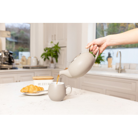 London Pottery Pebble Filter 4-Cup Matte Putty Teapot