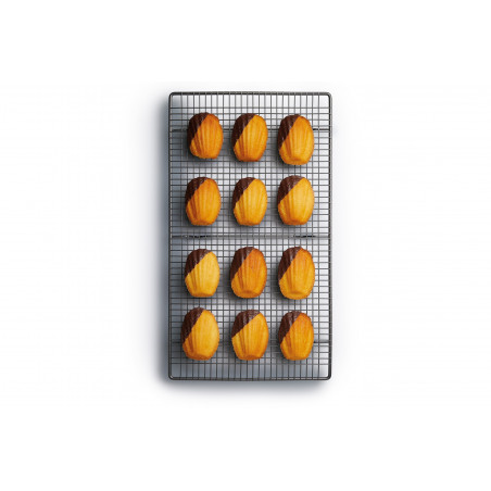 MasterClass Non-Stick 46cm x 26cm Cooling Tray