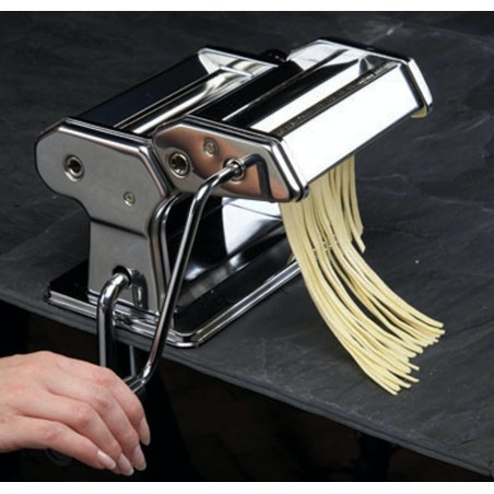 World of Flavours Italian Deluxe Double Cutter Pasta Machine